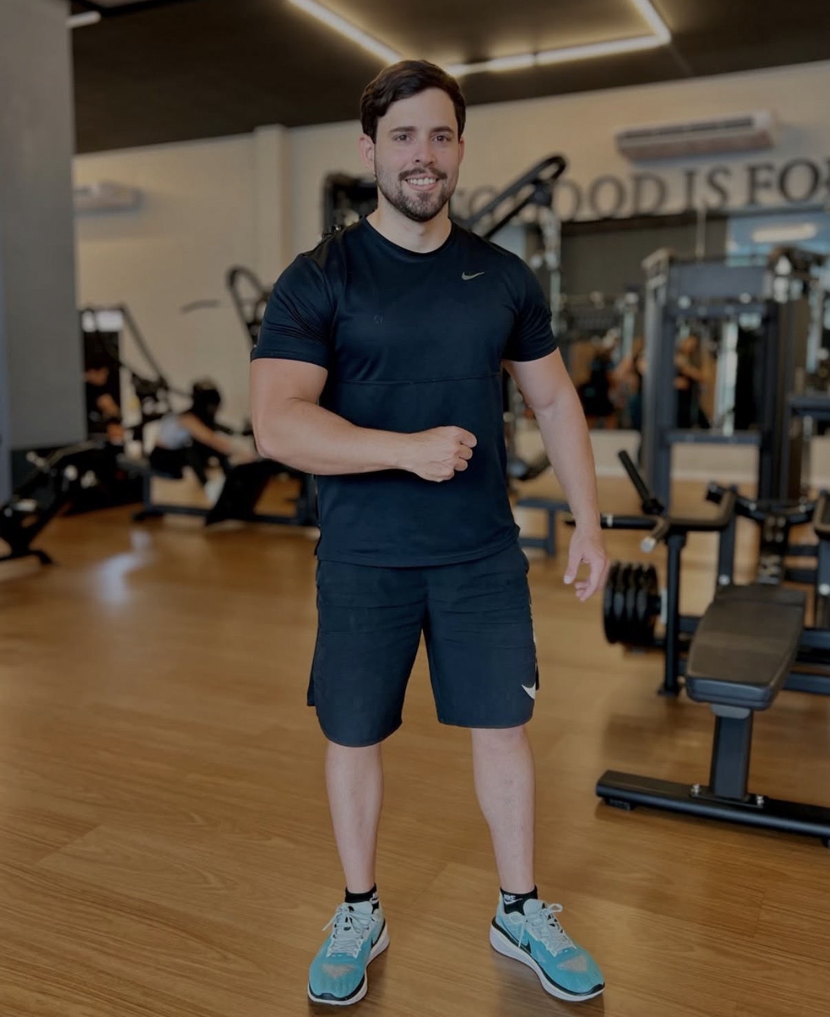 Paulo Victor, personal trainer, em retrato profissional
